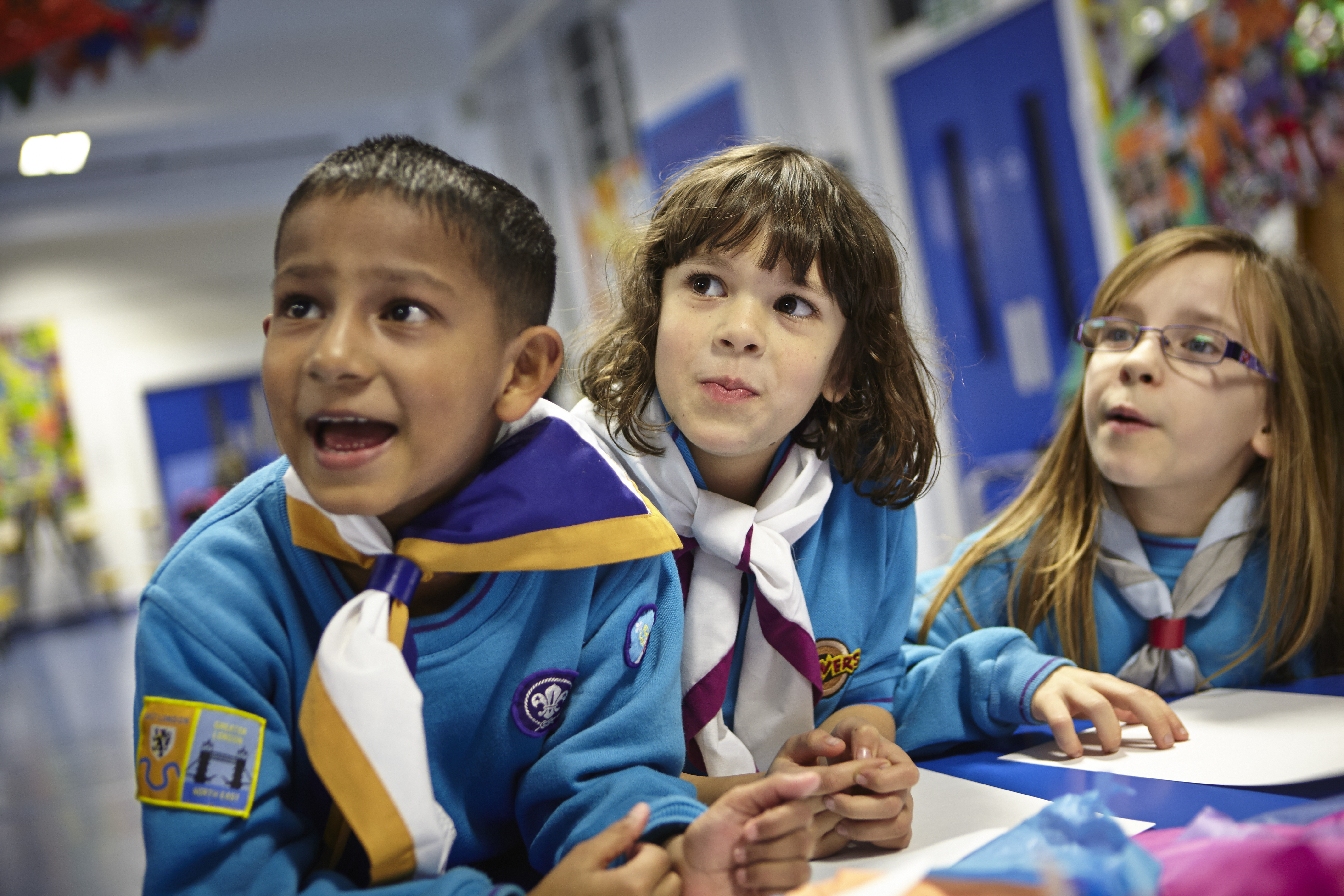 3 beavers listening